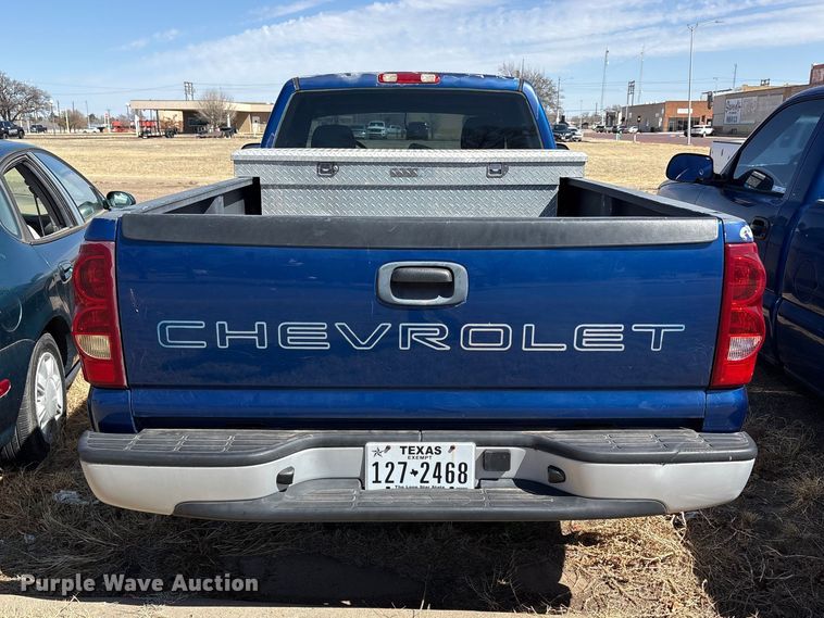 image for item FC2018 2003 Chevrolet Silverado 1500 pickup truck