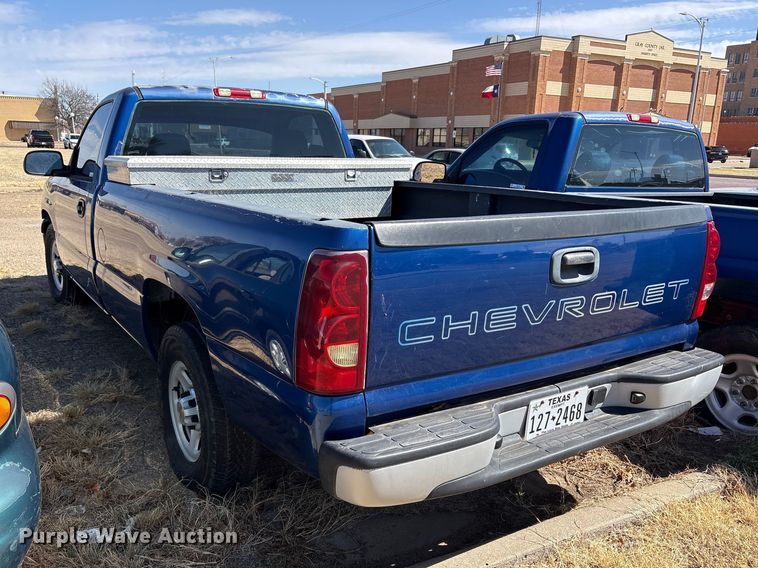 image for item FC2018 2003 Chevrolet Silverado 1500 pickup truck