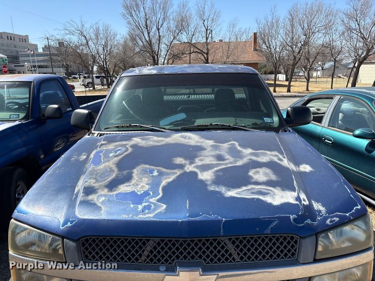 image for item FC2018 2003 Chevrolet Silverado 1500 pickup truck