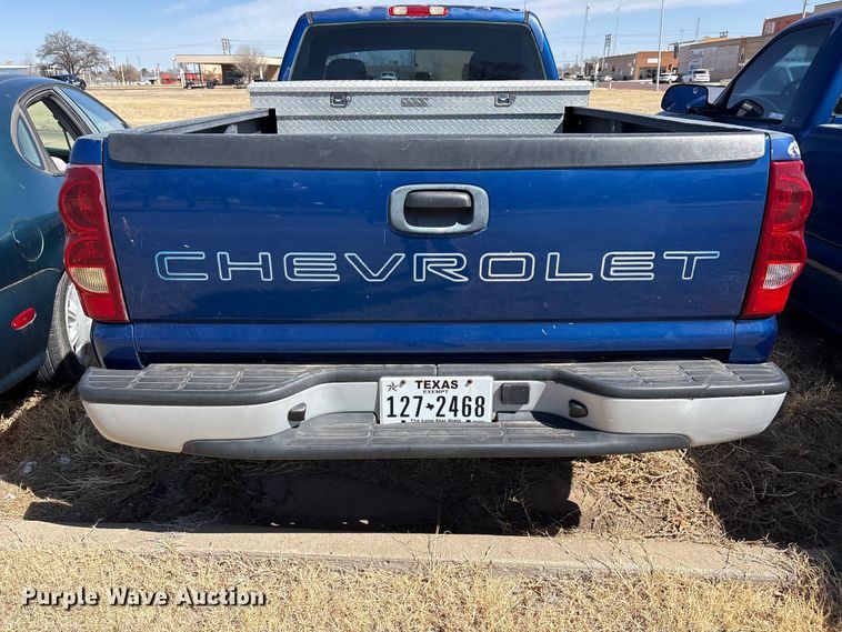 image for item FC2018 2003 Chevrolet Silverado 1500 pickup truck