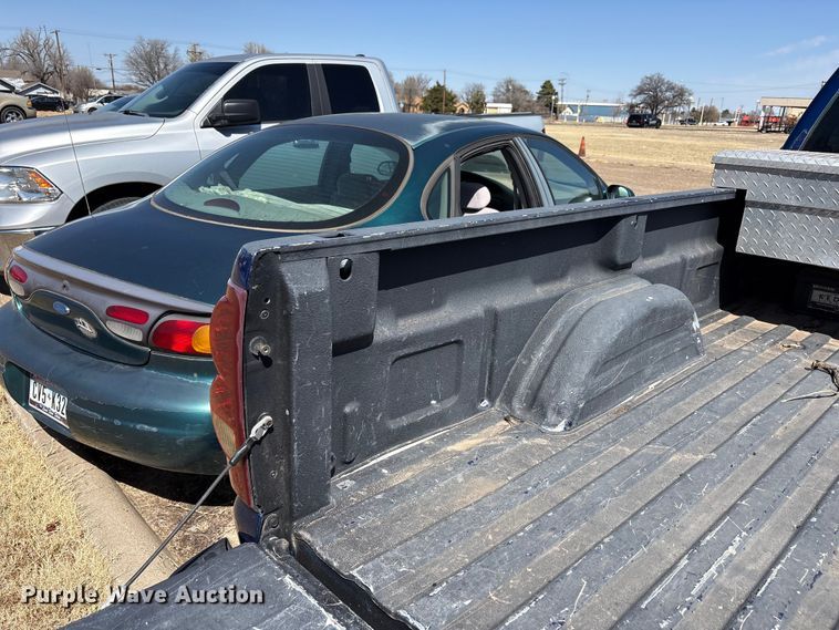 image for item FC2018 2003 Chevrolet Silverado 1500 pickup truck