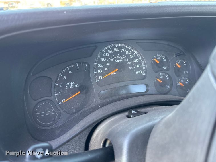 image for item FC2018 2003 Chevrolet Silverado 1500 pickup truck