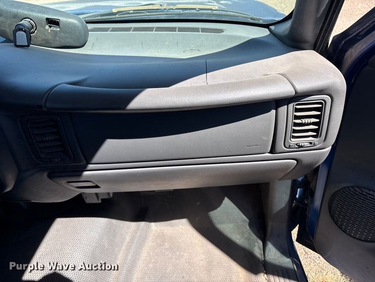 image for item FC2018 2003 Chevrolet Silverado 1500 pickup truck