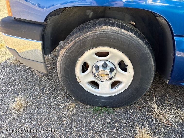 image for item FC2018 2003 Chevrolet Silverado 1500 pickup truck