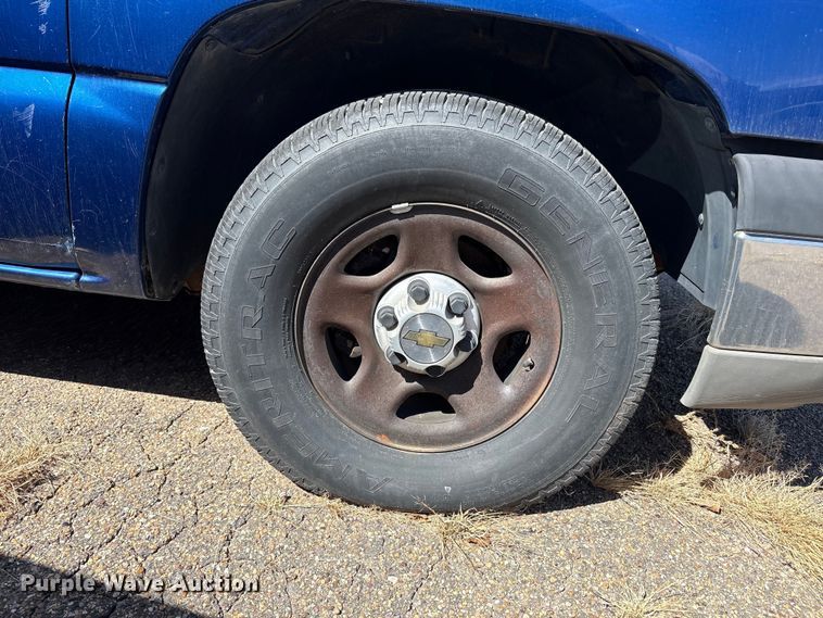 image for item FC2018 2003 Chevrolet Silverado 1500 pickup truck