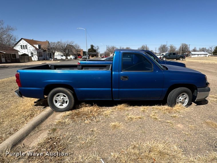 image for item FC2019 2003 Chevrolet Silverado 1500 pickup truck