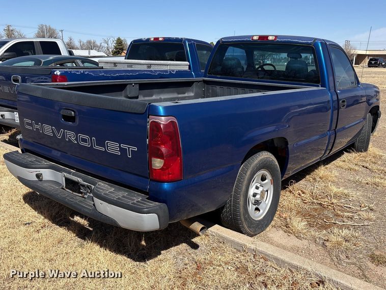 image for item FC2019 2003 Chevrolet Silverado 1500 pickup truck