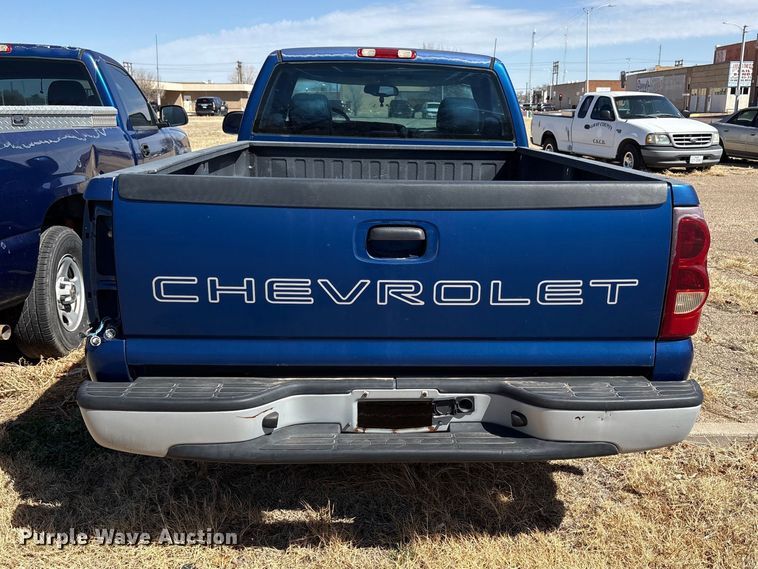 image for item FC2019 2003 Chevrolet Silverado 1500 pickup truck
