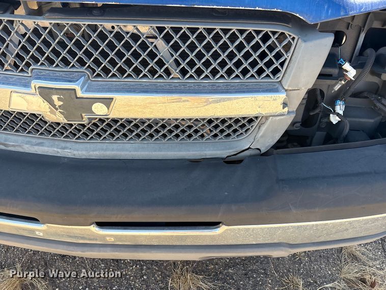 image for item FC2019 2003 Chevrolet Silverado 1500 pickup truck