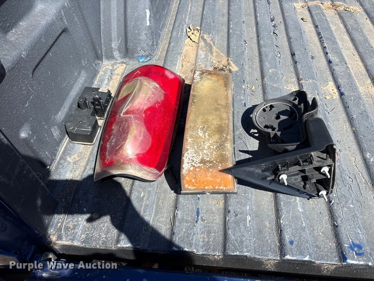 image for item FC2019 2003 Chevrolet Silverado 1500 pickup truck