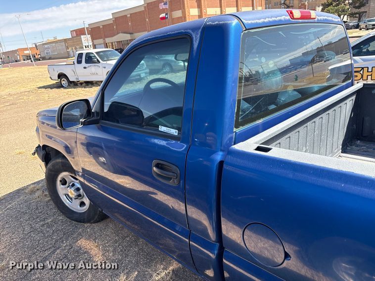 image for item FC2019 2003 Chevrolet Silverado 1500 pickup truck