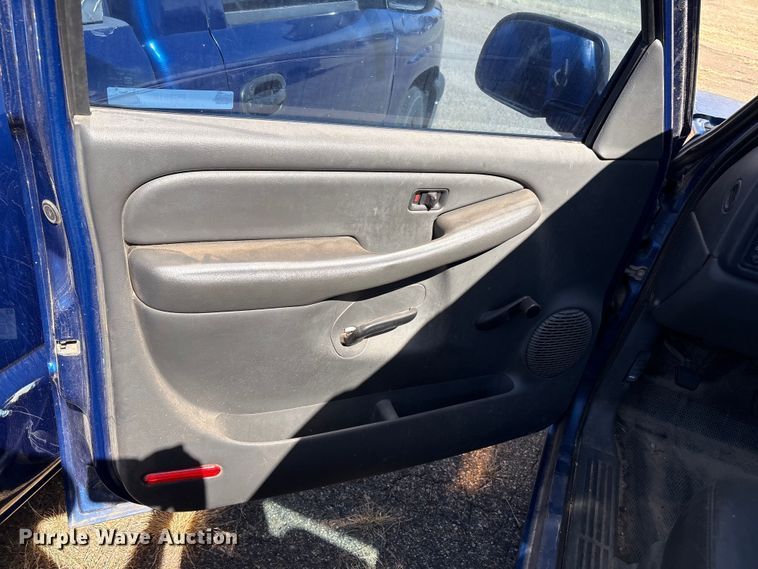 image for item FC2019 2003 Chevrolet Silverado 1500 pickup truck