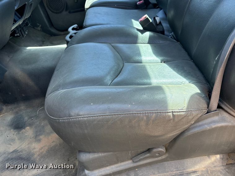 image for item FC2019 2003 Chevrolet Silverado 1500 pickup truck