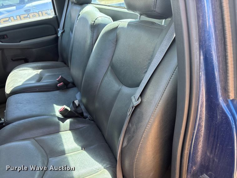 image for item FC2019 2003 Chevrolet Silverado 1500 pickup truck