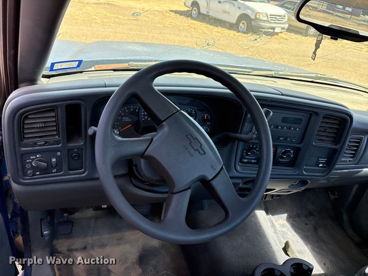 image for item FC2019 2003 Chevrolet Silverado 1500 pickup truck