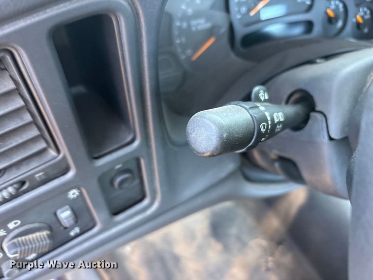 image for item FC2019 2003 Chevrolet Silverado 1500 pickup truck