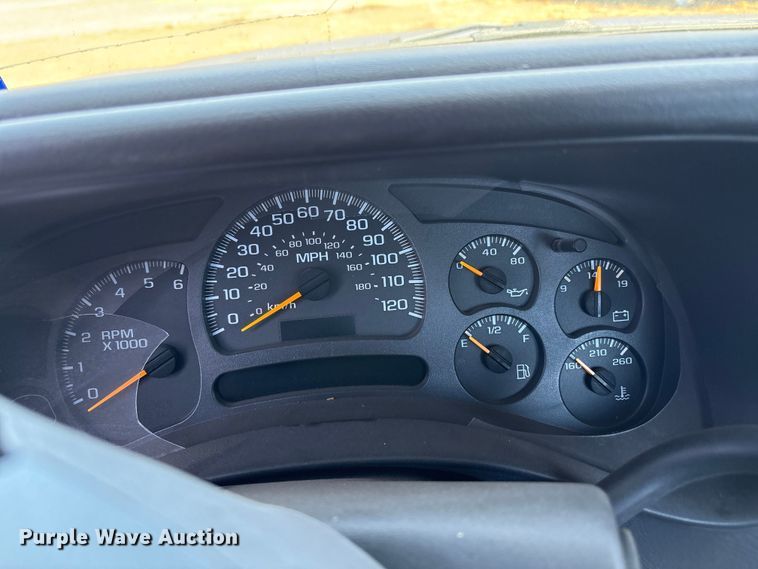 image for item FC2019 2003 Chevrolet Silverado 1500 pickup truck