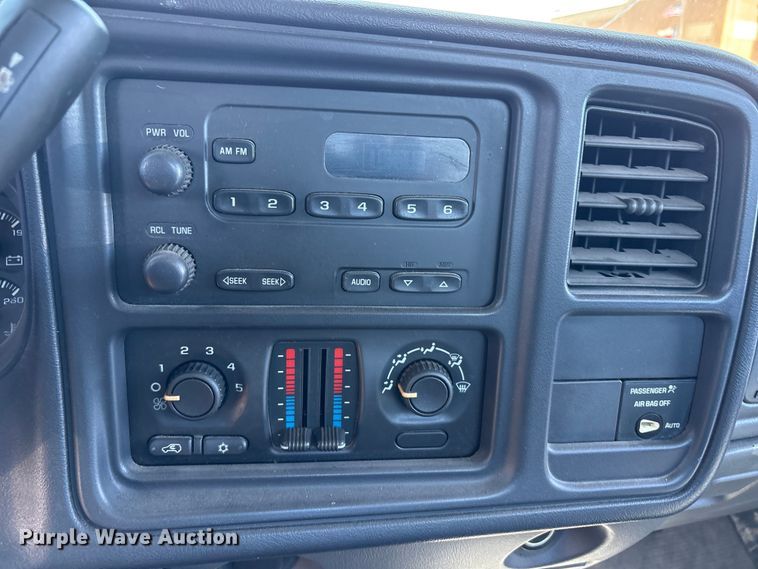 image for item FC2019 2003 Chevrolet Silverado 1500 pickup truck