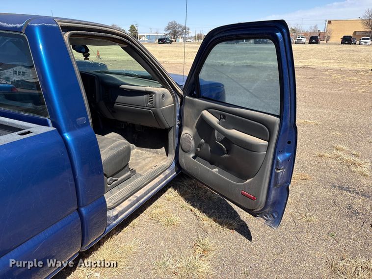 image for item FC2019 2003 Chevrolet Silverado 1500 pickup truck