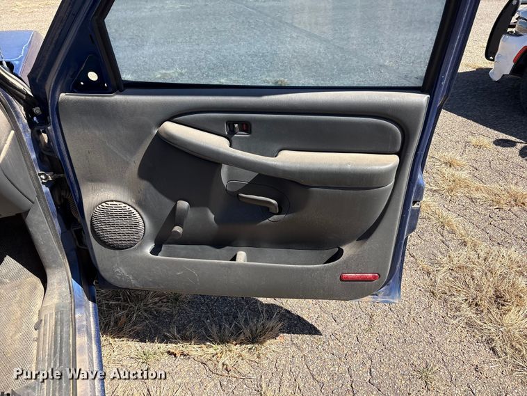 image for item FC2019 2003 Chevrolet Silverado 1500 pickup truck