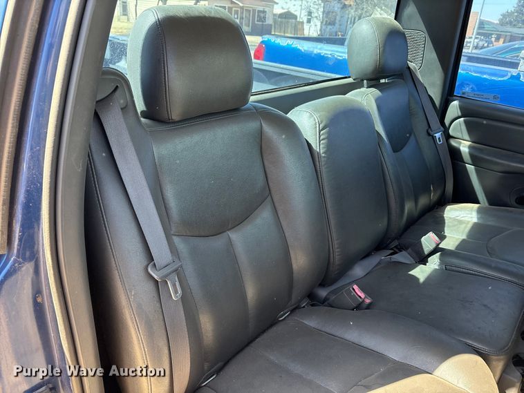 image for item FC2019 2003 Chevrolet Silverado 1500 pickup truck