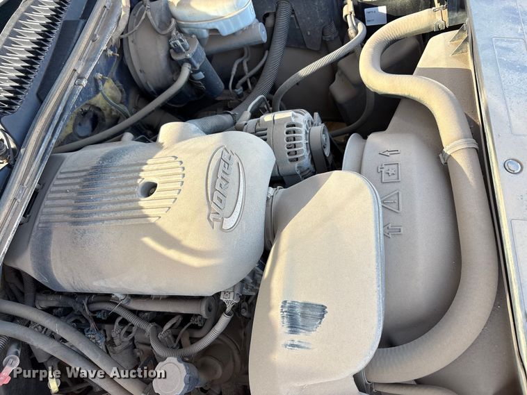 image for item FC2019 2003 Chevrolet Silverado 1500 pickup truck