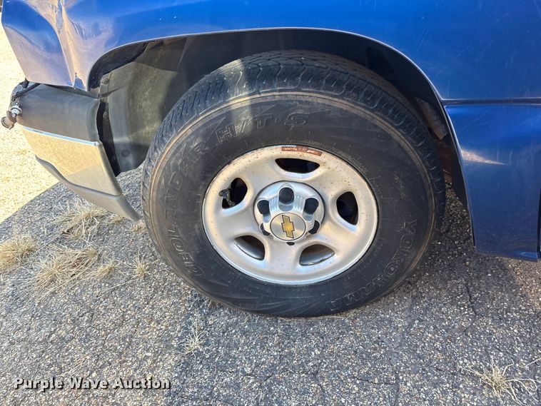 image for item FC2019 2003 Chevrolet Silverado 1500 pickup truck