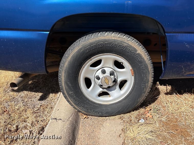 image for item FC2019 2003 Chevrolet Silverado 1500 pickup truck