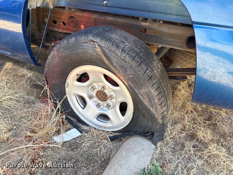 image for item FC2019 2003 Chevrolet Silverado 1500 pickup truck