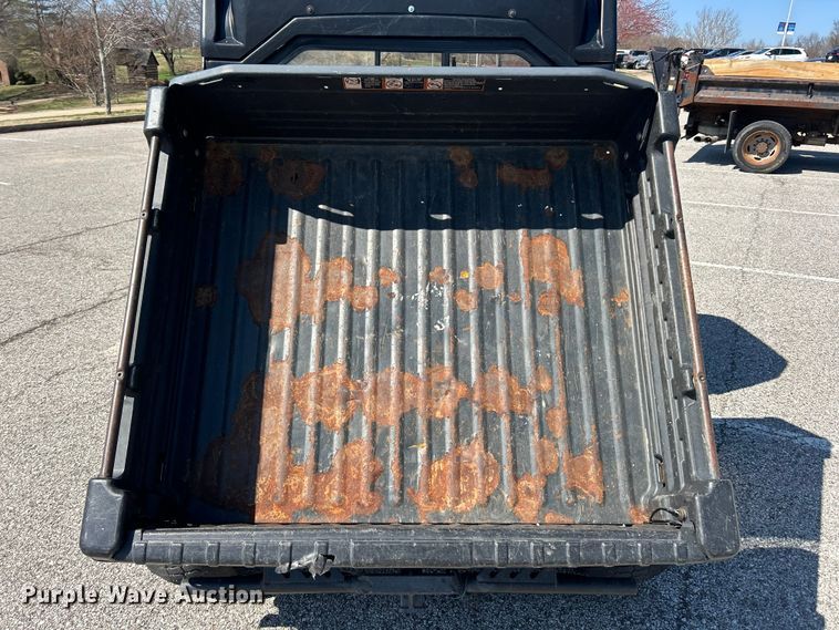 image for item FC5158 2011 John Deere 855 DSL utility vehicle