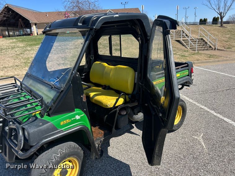 image for item FC5158 2011 John Deere 855 DSL utility vehicle