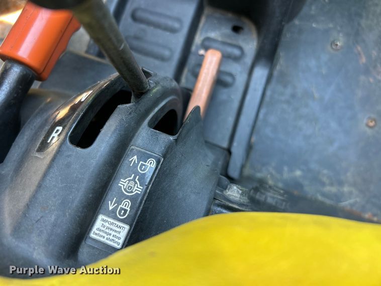 image for item FC5158 2011 John Deere 855 DSL utility vehicle