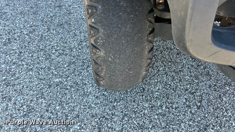 image for item FC5158 2011 John Deere 855 DSL utility vehicle