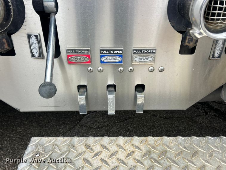 image for item FC5179 2008 Pierce  Quantum pumper fire truck