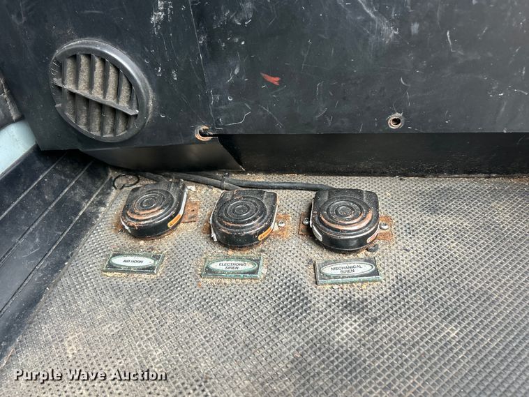 image for item FC5179 2008 Pierce  Quantum pumper fire truck