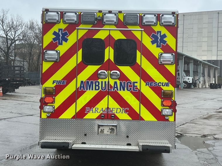 image for item FC5180 2015 Freightliner Business Class M2 ambulance