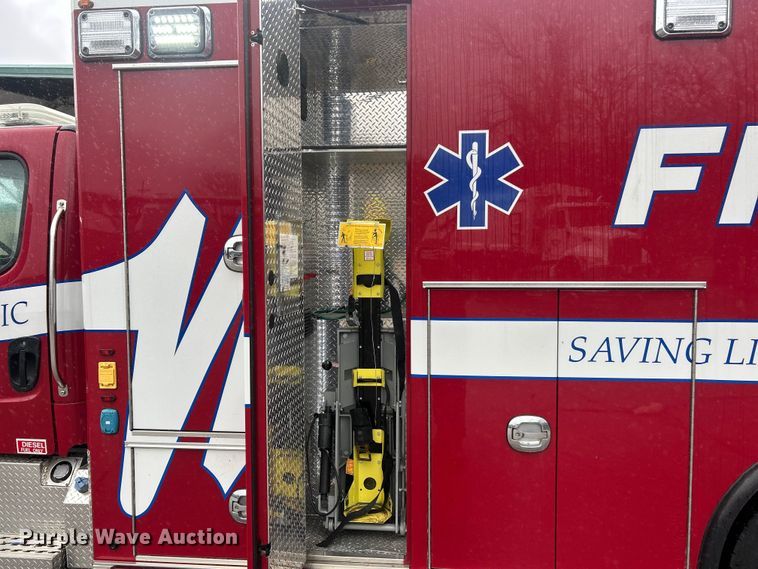 image for item FC5180 2015 Freightliner Business Class M2 ambulance