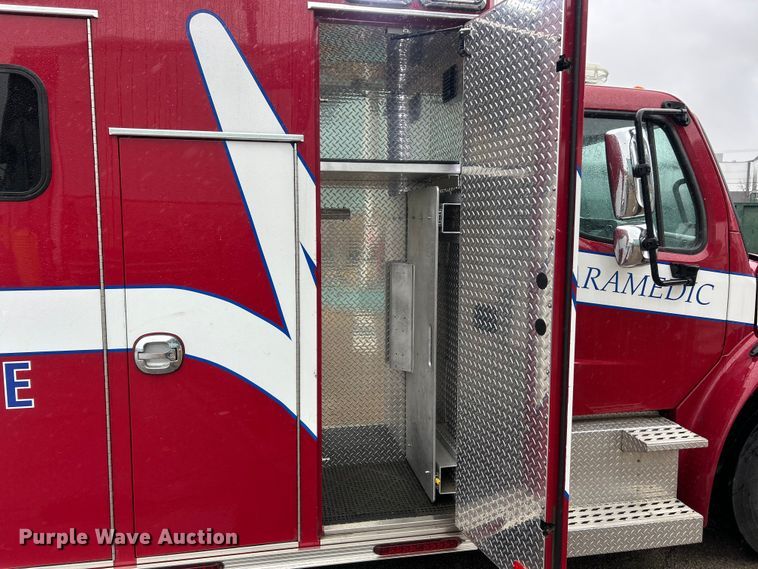 image for item FC5180 2015 Freightliner Business Class M2 ambulance