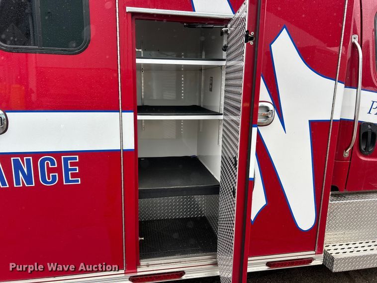 image for item FC5180 2015 Freightliner Business Class M2 ambulance