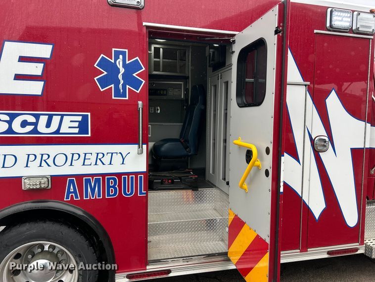 image for item FC5180 2015 Freightliner Business Class M2 ambulance