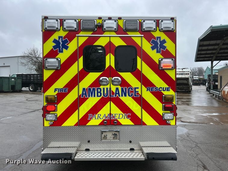 image for item FC5180 2015 Freightliner Business Class M2 ambulance