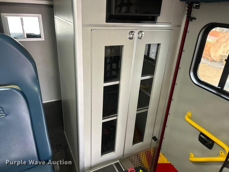 image for item FC5180 2015 Freightliner Business Class M2 ambulance