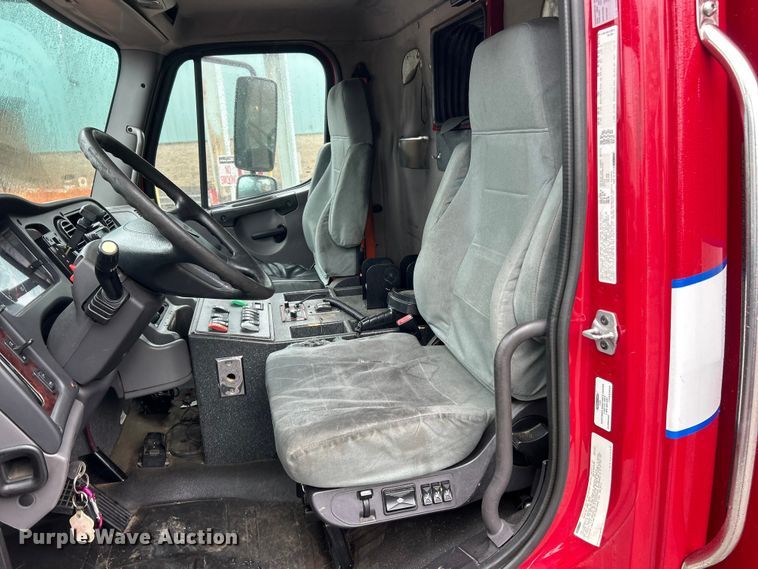 image for item FC5180 2015 Freightliner Business Class M2 ambulance