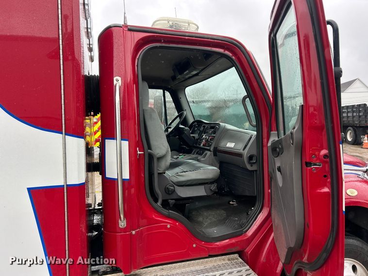 image for item FC5180 2015 Freightliner Business Class M2 ambulance