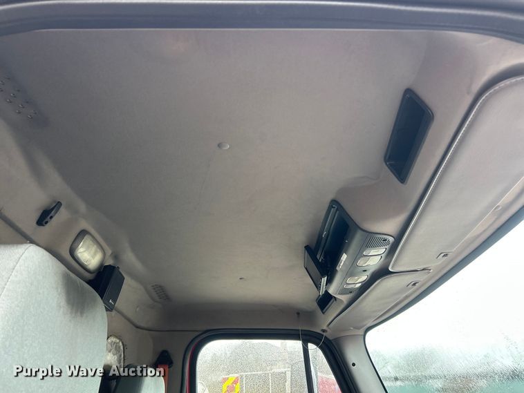 image for item FC5180 2015 Freightliner Business Class M2 ambulance