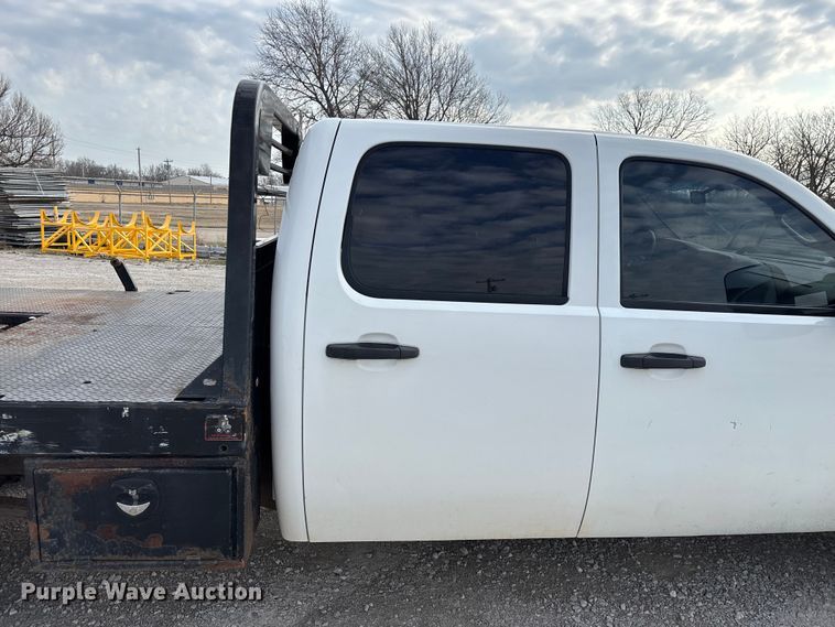 image for item FG0117 2010 Chevrolet Silverado 2500HD Crew Cab bale bed pickup truck