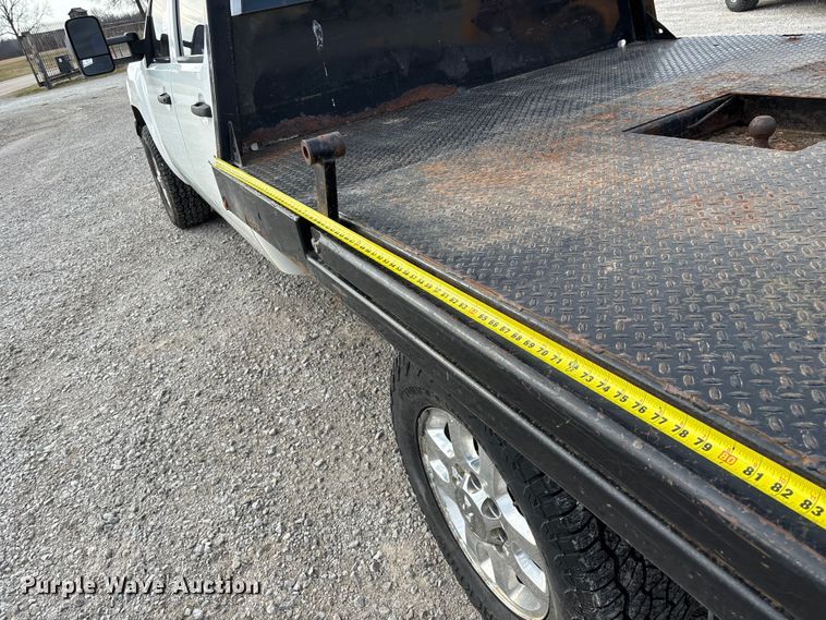 image for item FG0117 2010 Chevrolet Silverado 2500HD Crew Cab bale bed pickup truck