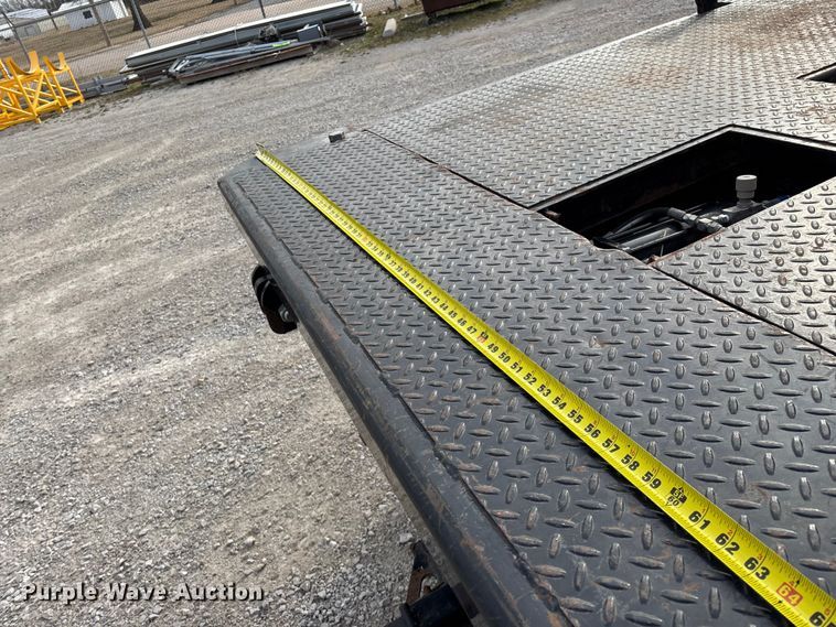 image for item FG0117 2010 Chevrolet Silverado 2500HD Crew Cab bale bed pickup truck