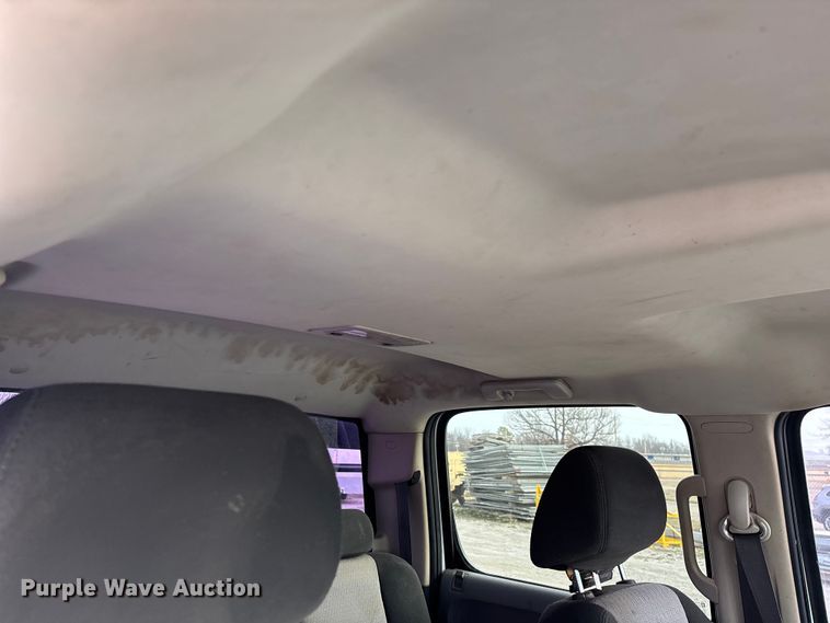 image for item FG0117 2010 Chevrolet Silverado 2500HD Crew Cab bale bed pickup truck