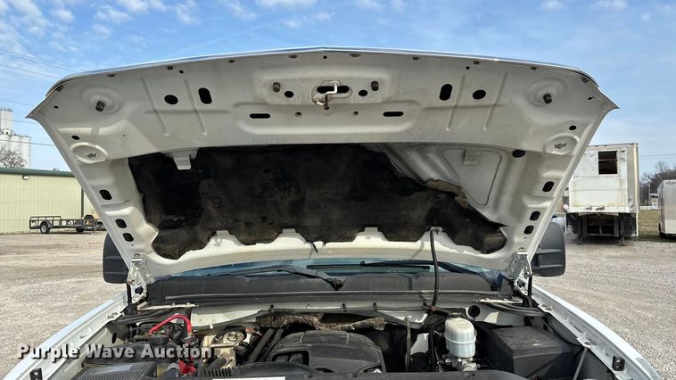 image for item FG0117 2010 Chevrolet Silverado 2500HD Crew Cab bale bed pickup truck